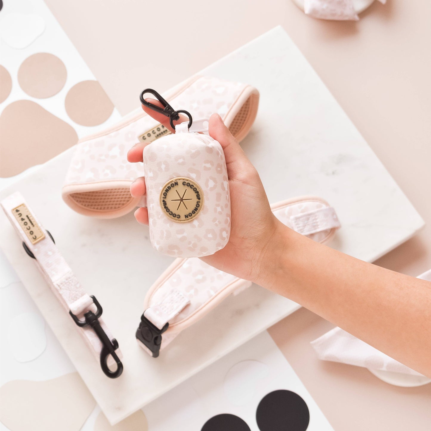 Porte-sac à crottes en forme de léopard Nude Chic
