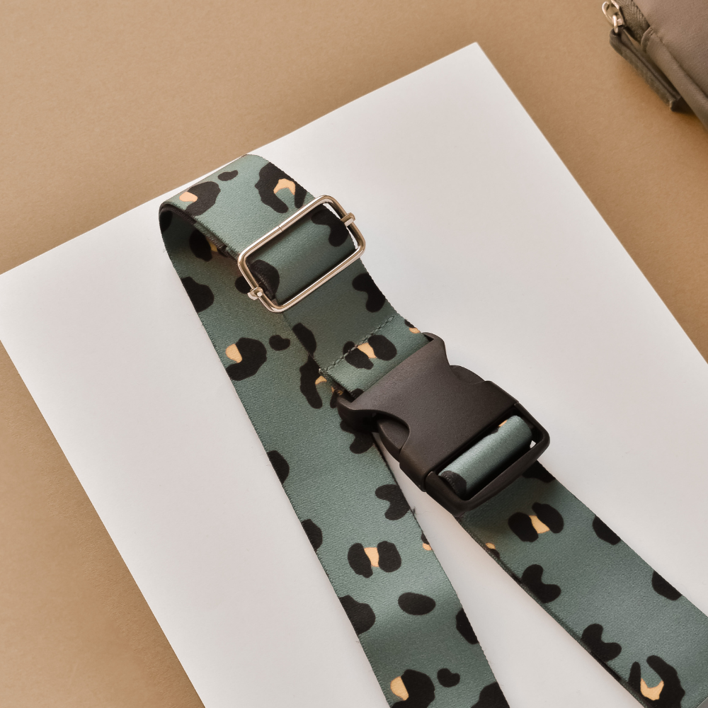 Ensemble Sac de promenade + sangle vert sauge léopard + pochette frifri pour chien - Moka